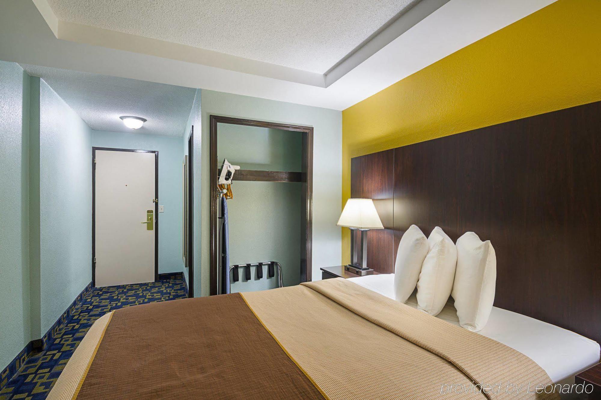 Red Roof Inn Batavia Exterior photo